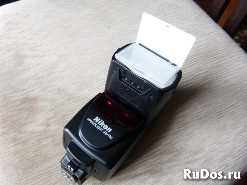 Фотовспышка Nikon SB-700 изображение 6