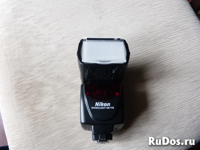 Фотовспышка Nikon SB-700 фотка
