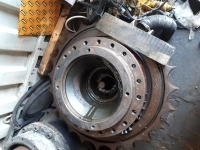 Корпус редуктора хода Hitachi 1027942 в объявлении 2 фото Корпус редуктора хода Hitachi 1027942 картинка из объявления