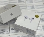 Наушники AirPods в объявлении 1 фото Наушники AirPods картинка из объявления