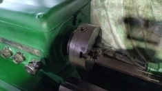 Продам токарно-винторезный станок 1к62 универсальный картинка из объявления