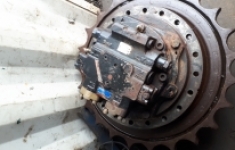 редуктор хода 9251680 Hitachi zx 450/3 в объявлении 1 фото редуктор хода 9251680 Hitachi zx 450/3 картинка из объявления