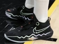 Баскетбольные кроссовки nike в объявлении 1 фото Баскетбольные кроссовки nike картинка из объявления